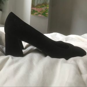 Stuart Weitzman Mary Suede Pump Black - size 9